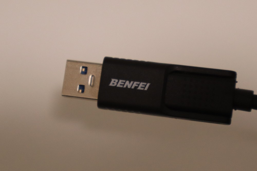 USBケーブルが、、、、