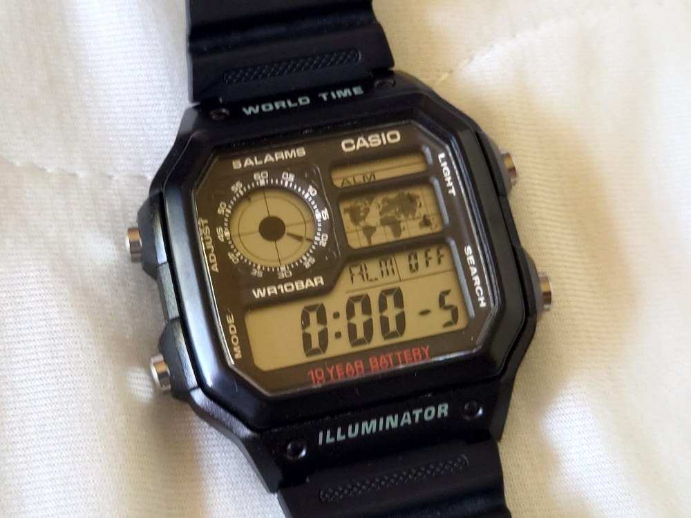 CASIO AE1200-WH-1AJH レビュー写真3