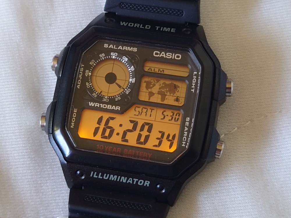 CASIO AE1200-WH-1AJH レビュー写真5