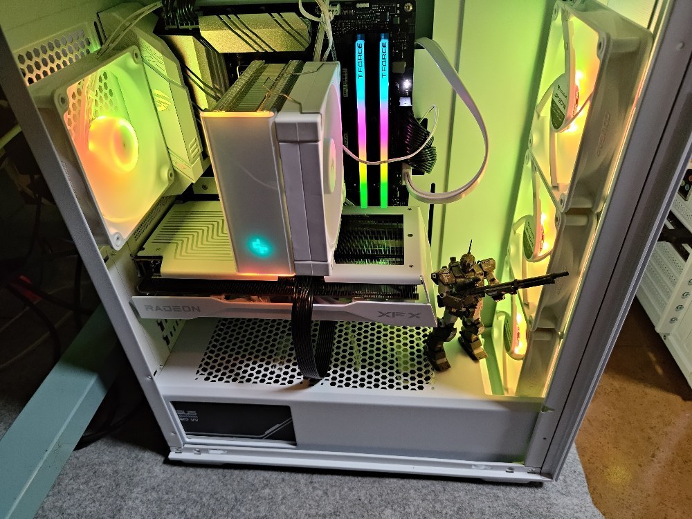 初AMDマシン　RYZEN7 5700X3D レビュー写真