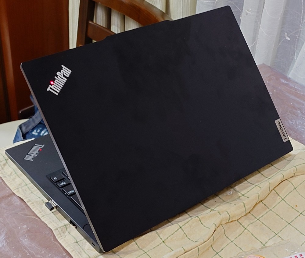 Lenovo（元IBM） ThinkPad E14 Gen 6 AMD（Lenovo直販サイトでプレミアム・納期優先モデル） レビュー写真
