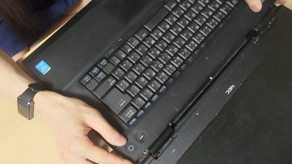 楽天市場にて互換のキーボードを購入し交換