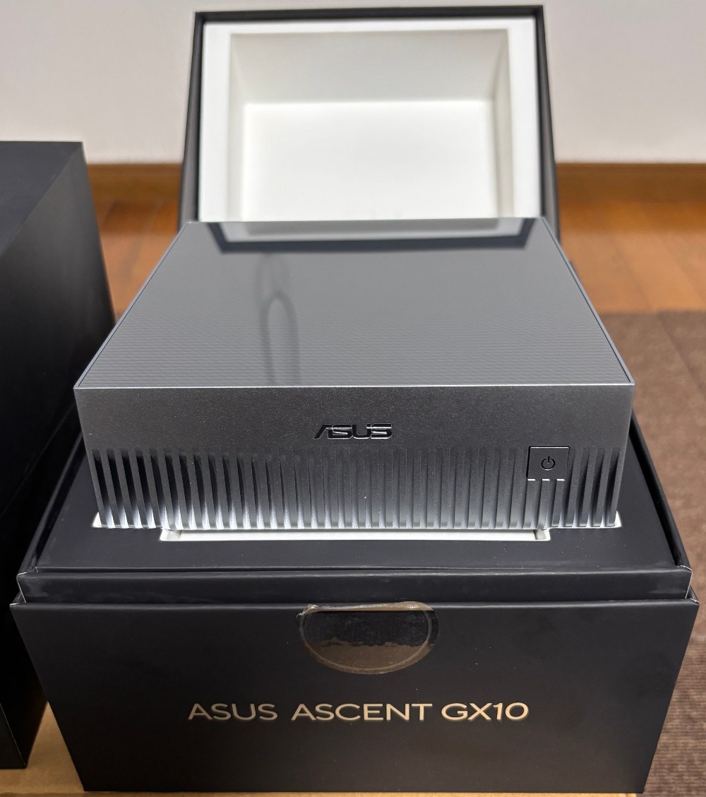 ASUS Ascent GX10 レビュー写真2