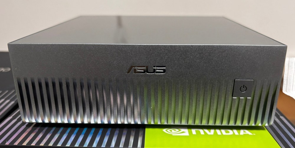 ASUS Ascent GX10 レビュー写真4