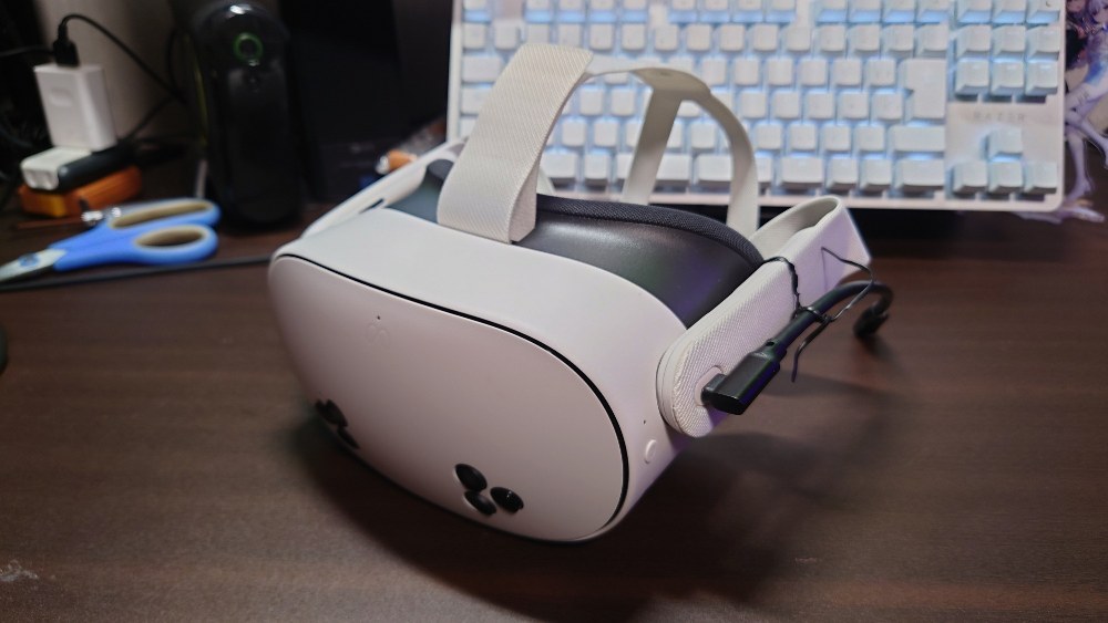 本体上部。上側にはトラッキング用のカメラが搭載されてない。
