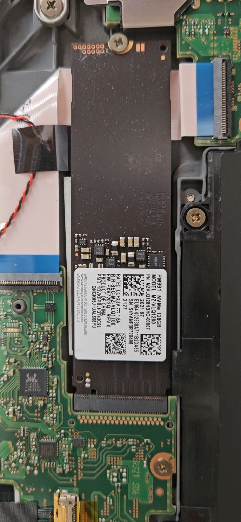 搭載されてるM.2SSD