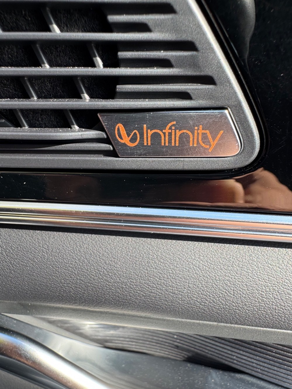 まずはマイカーのinfinity