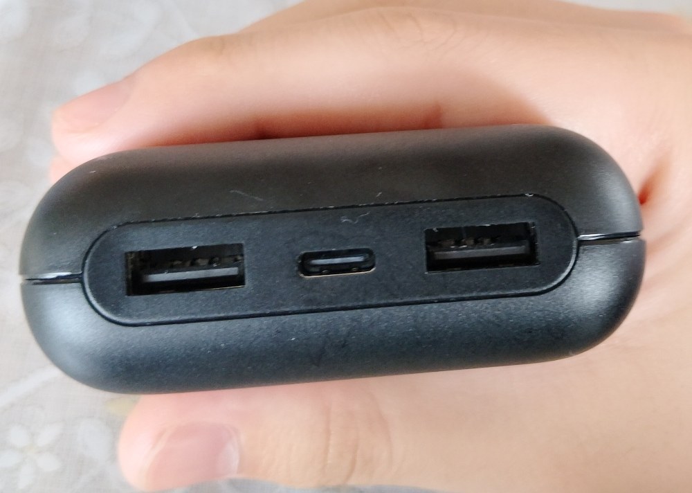 充電ポートとか