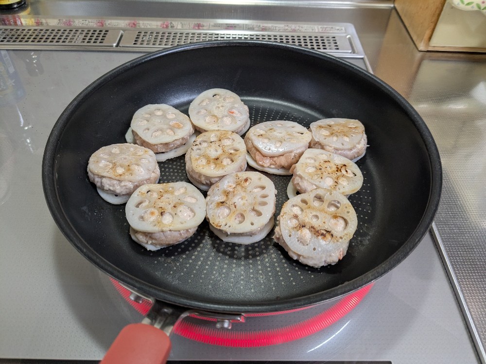 ひっくり返して蒸し焼きに