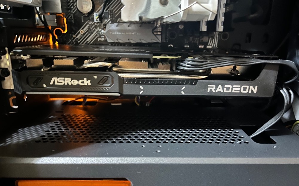ASRock Radeon RX 9060 XT 16GB Challenger レビュー写真4