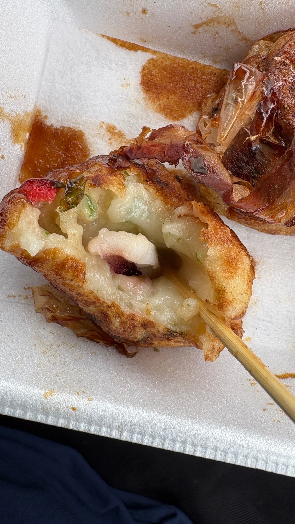 たこ焼きの中を割ると！