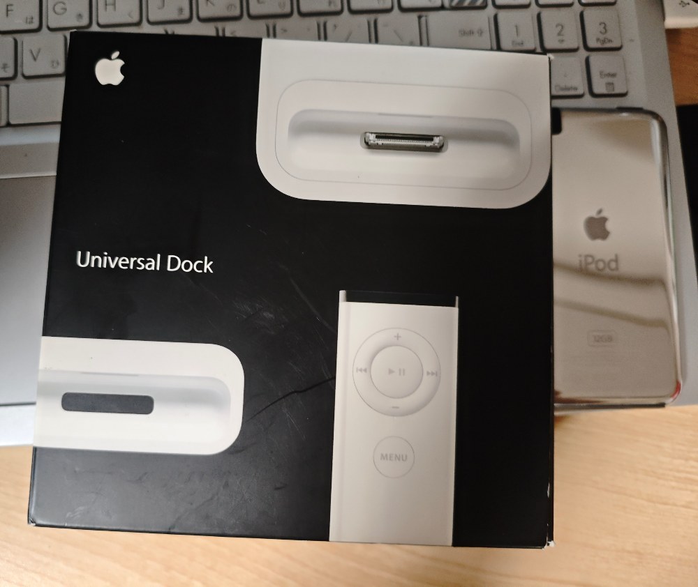 Apple iPod Universal Dock レビュー写真
