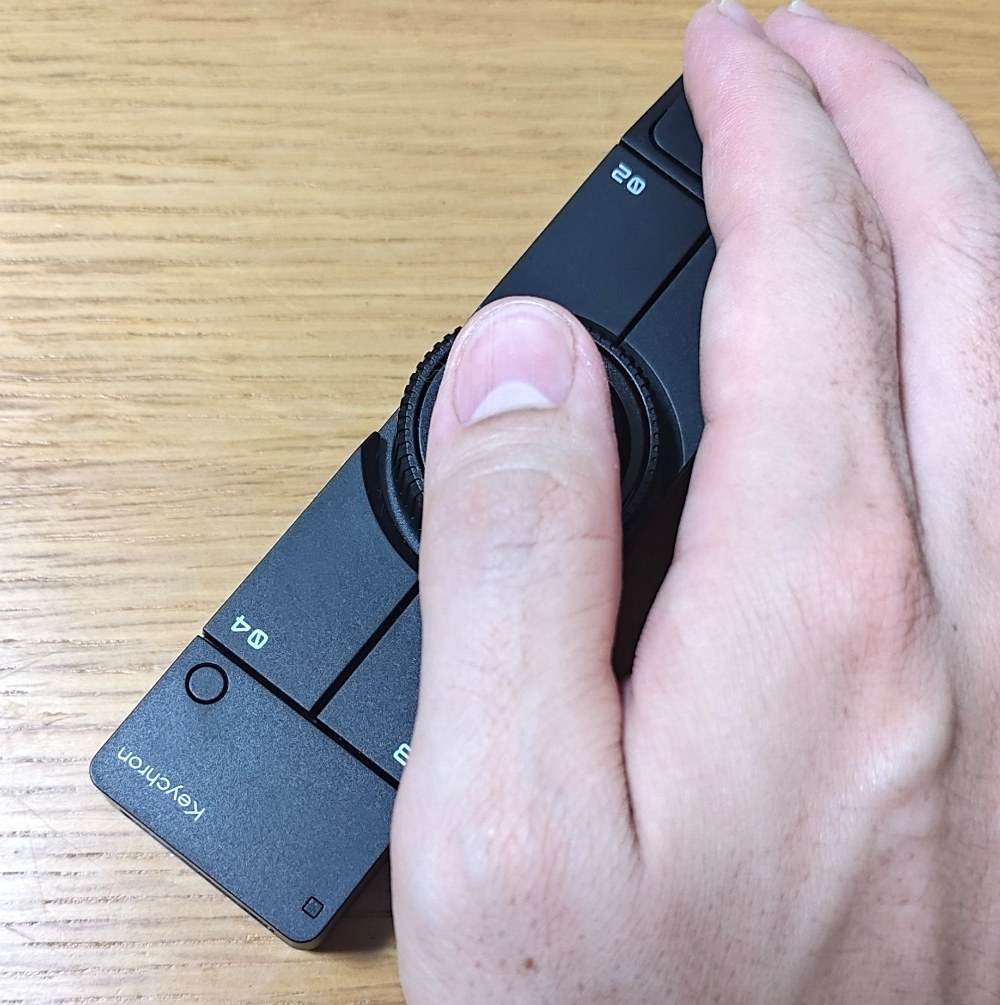 メインのポジションは斜め