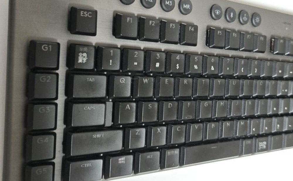 前モデルのG913を愛用していましたが...