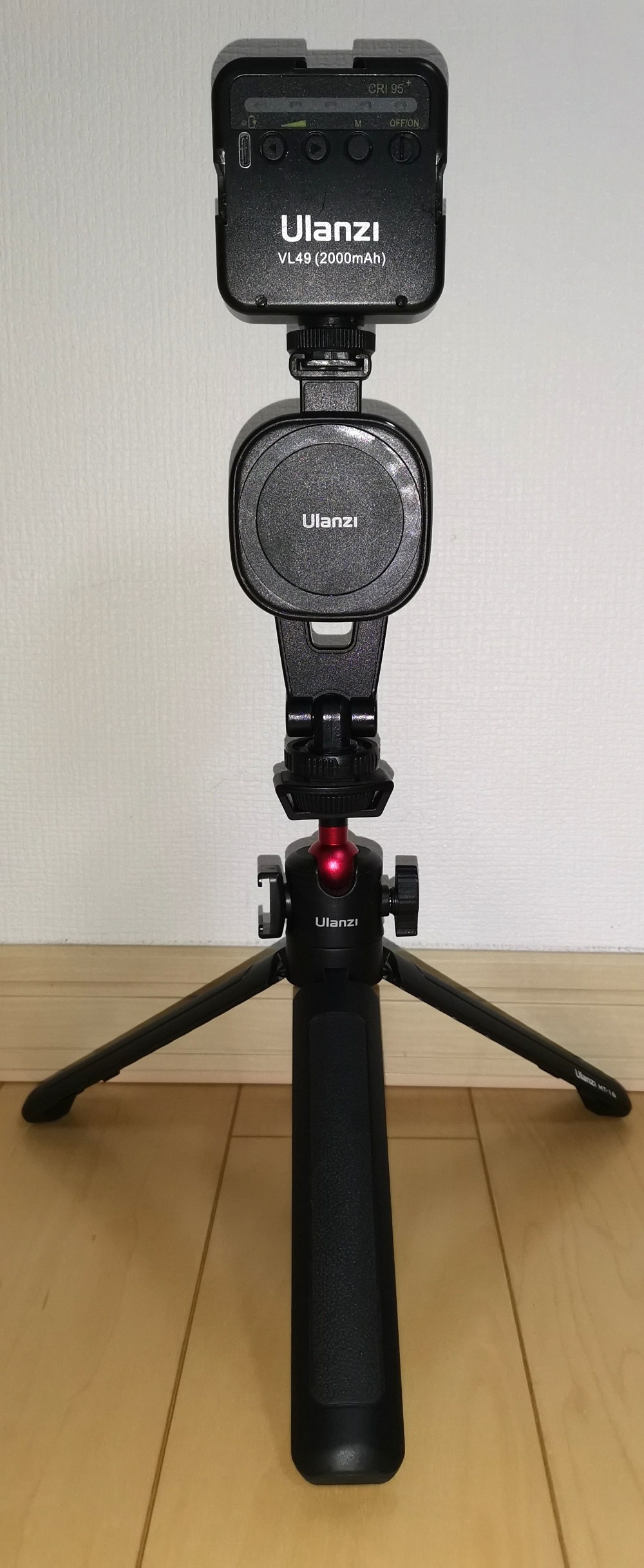 三脚を開くとこんな感じ