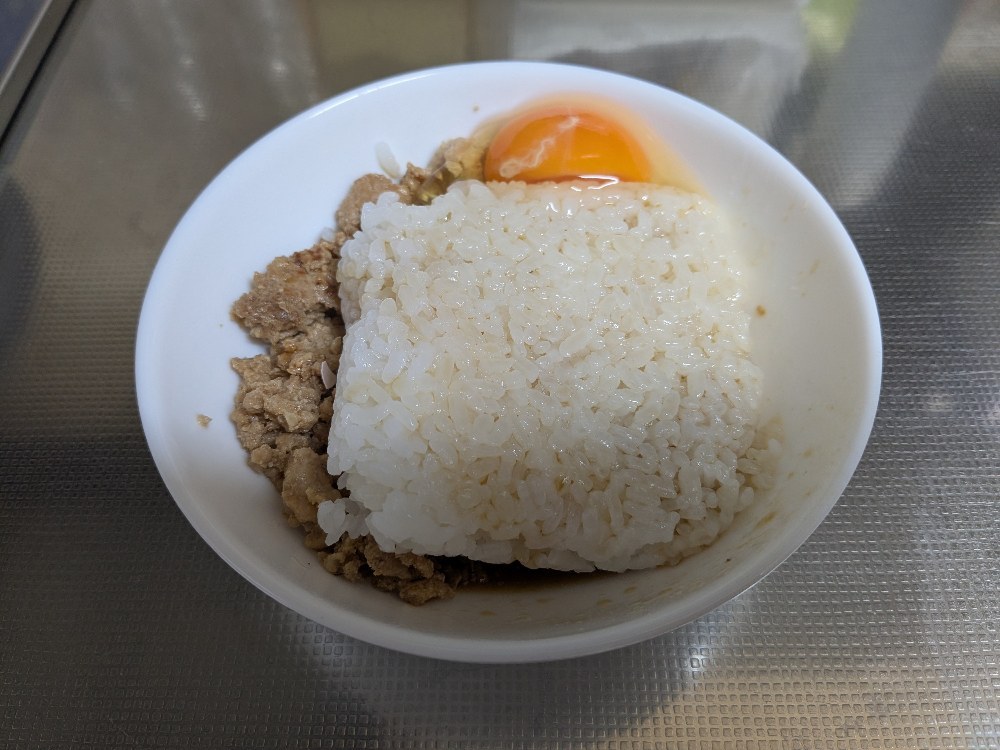 金曜日がスタートした…だから朝ごはんを食べる