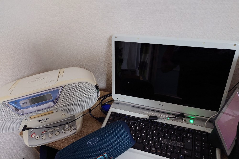 CDラジカセとサーバーPC
