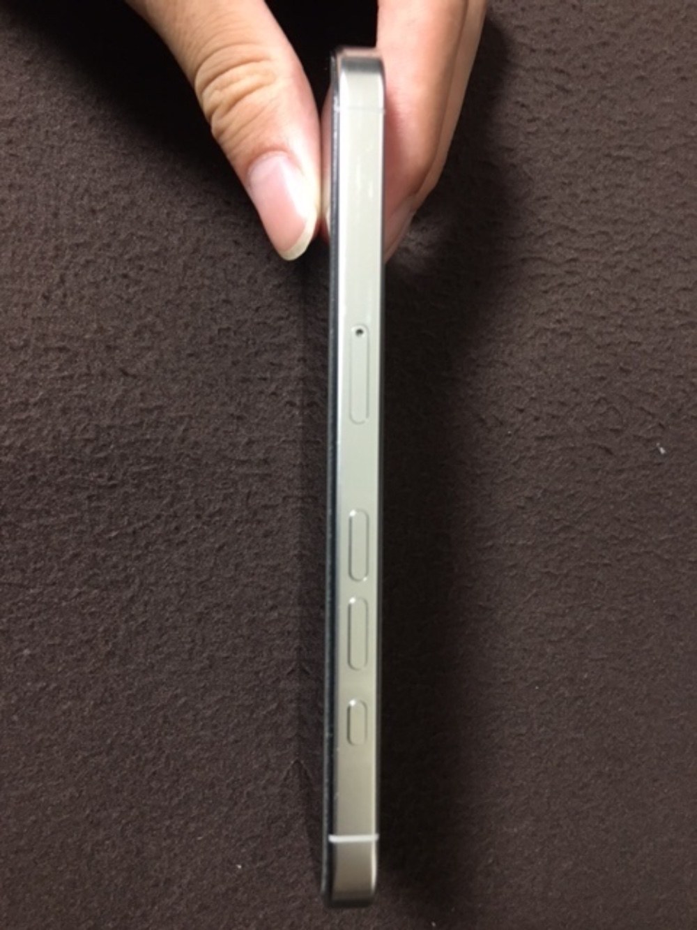 iPhone 側面