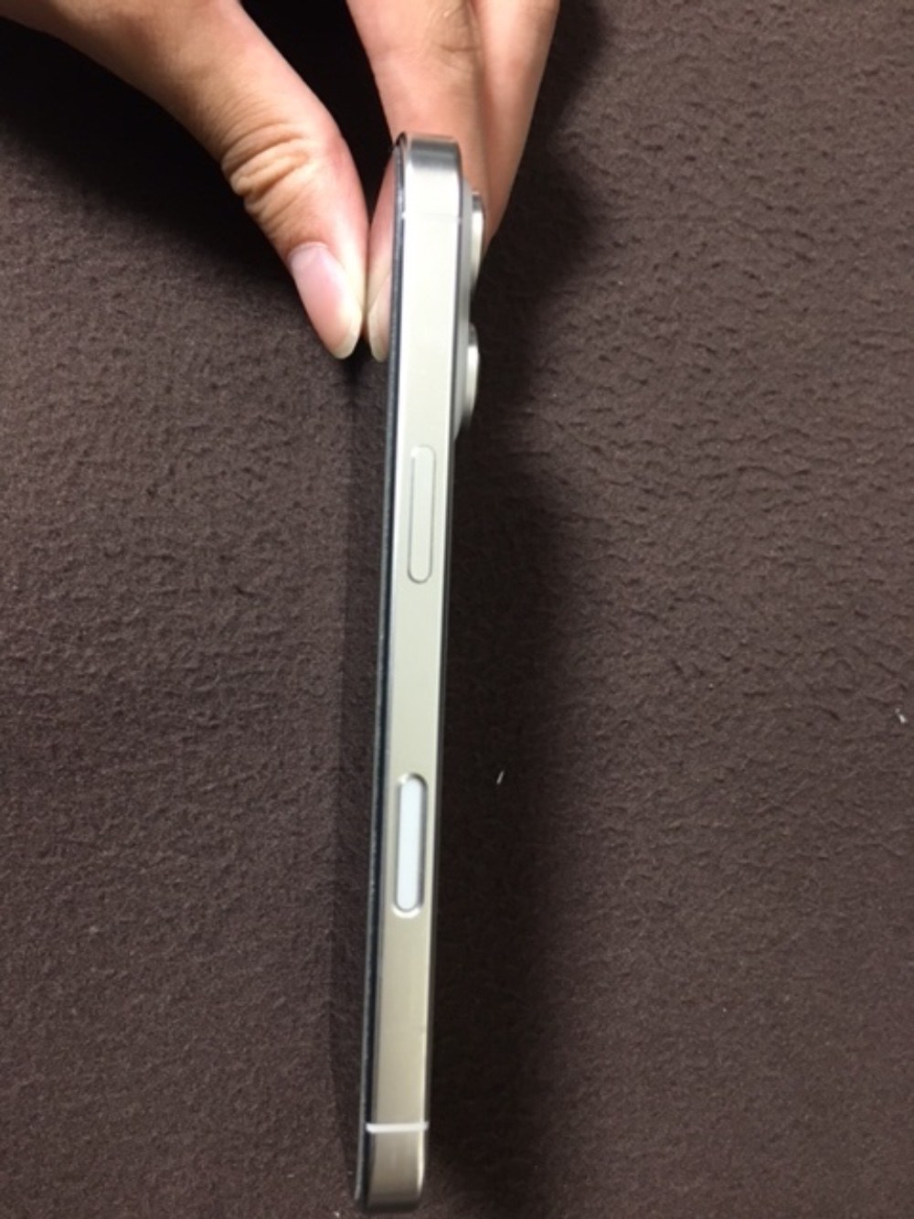 iPhone 側面