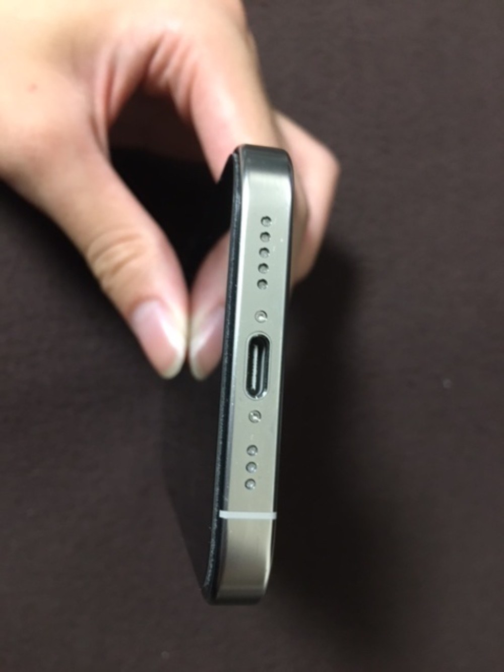 iPhone 下側