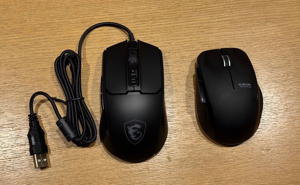 普段使用しているELECOMのマウスとのサイズ感