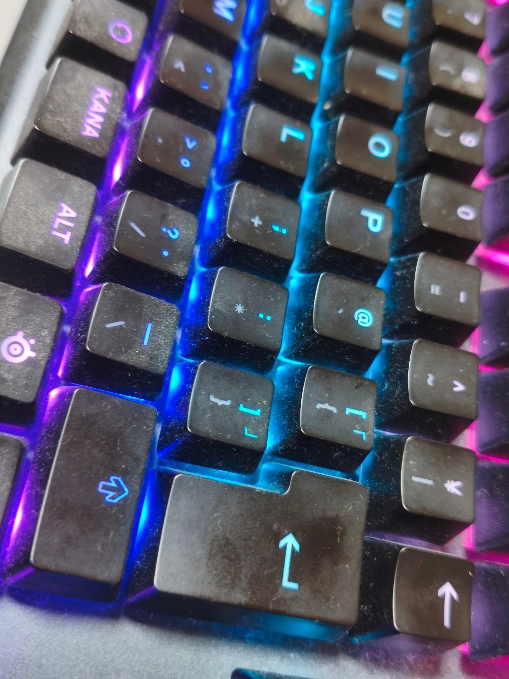 テカってる