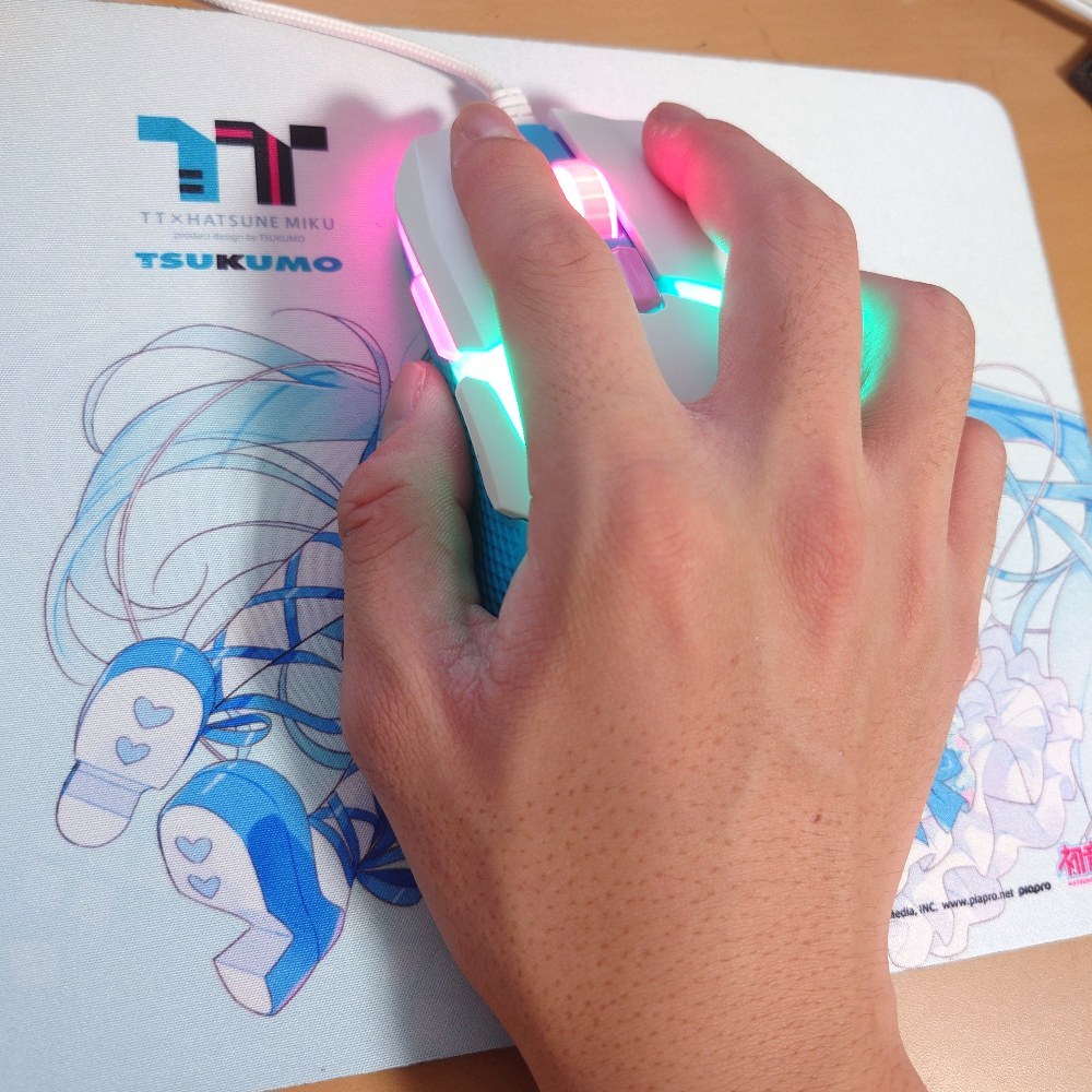 Thermaltake TT PREMIUM GAMING LEVEL 20 RGB Mouse HATSUNE MIKU EDITION レビュー写真3