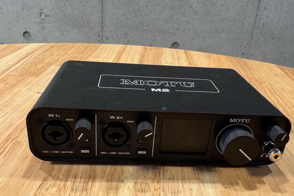 MOTU M2 レビュー写真