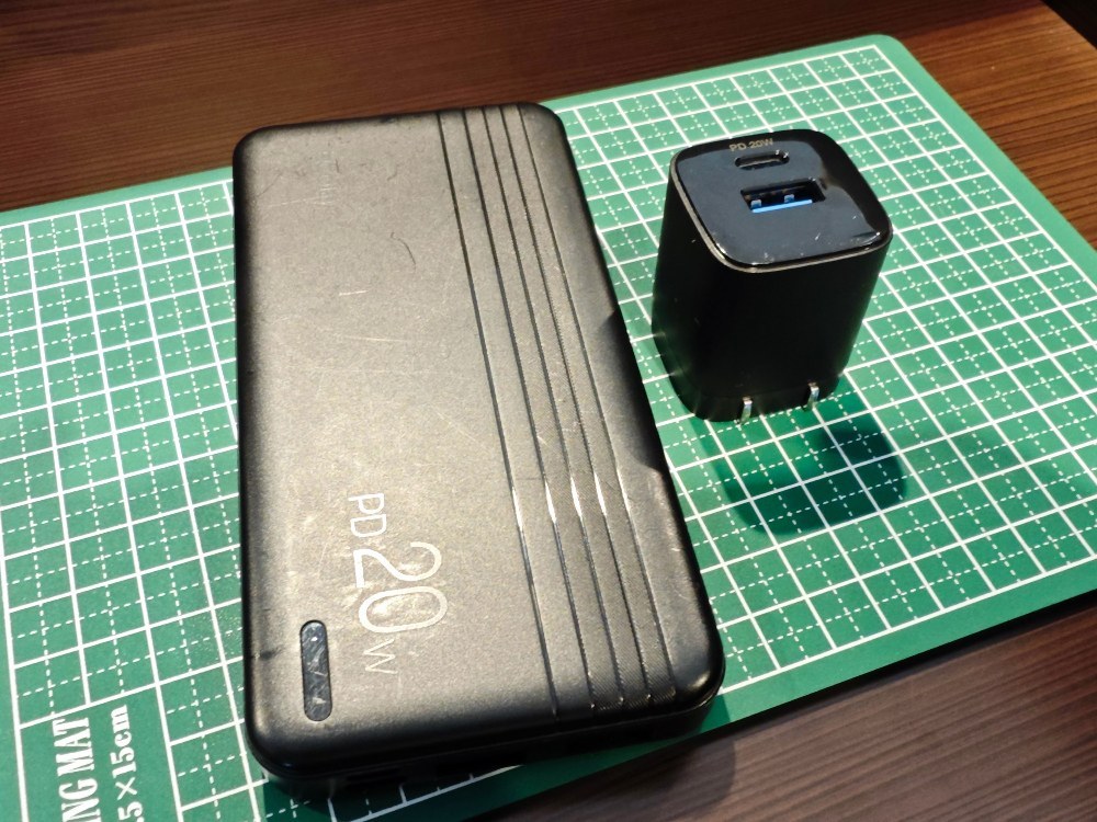 20WのUSB PDに対応な容量が10000mAhのモバイルバッテリー