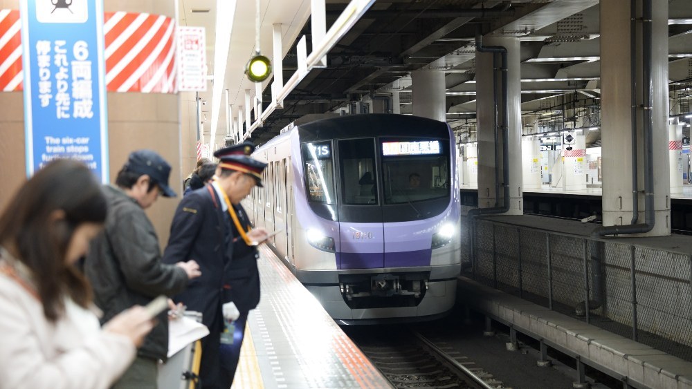 【後日追記】車両と人が同時に中央にいる状況でもAFは車両を選び取った