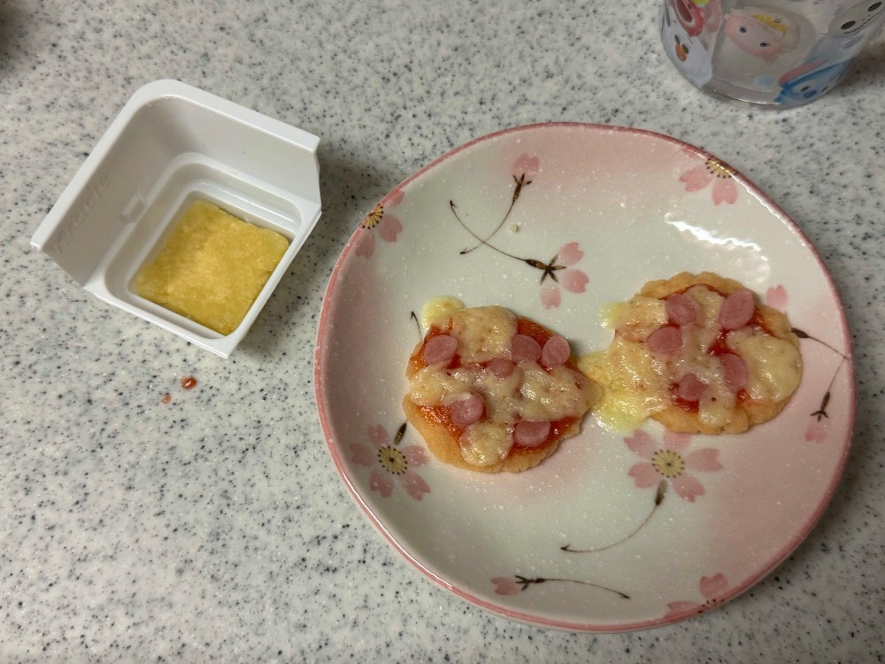 ピザとポテトをレンジでチン