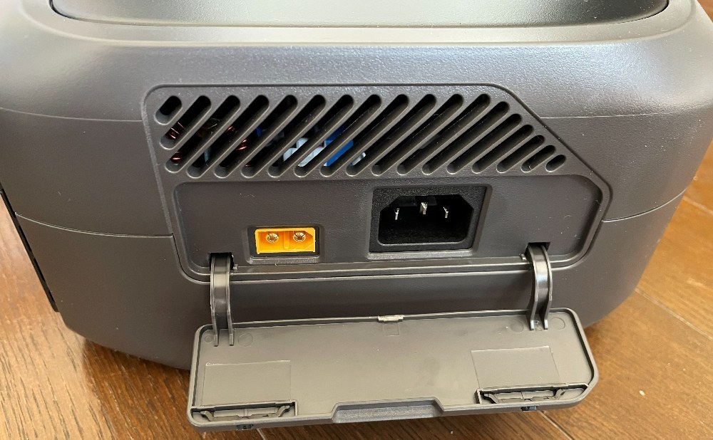 出力ブーストやUPSなど機能はいろいろ