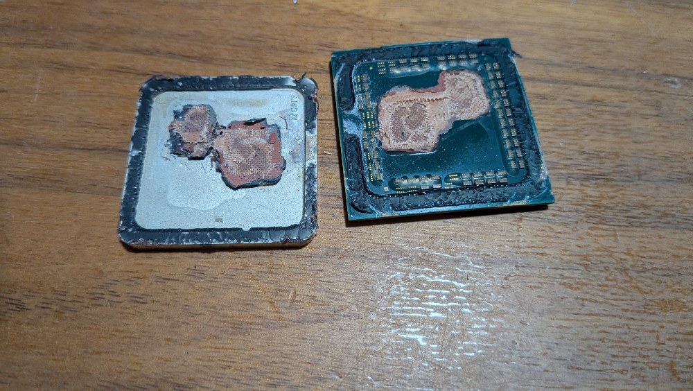 こちらの意図と関係無く、開けたら壊れるトラップ。