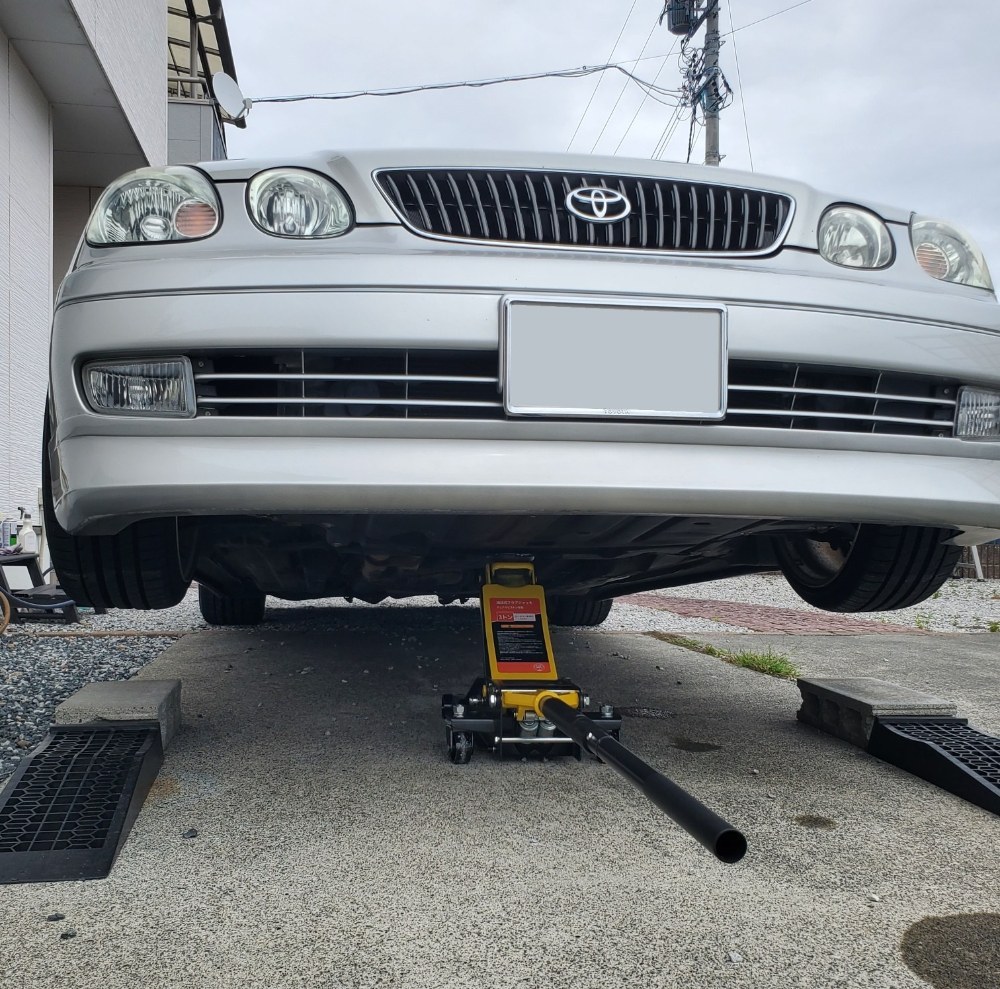 車を持ち上げてテスト