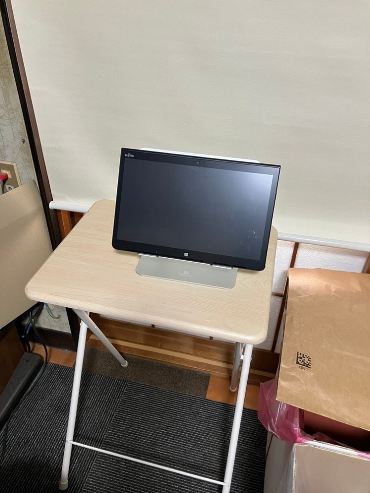 タブレットPCの作業台です