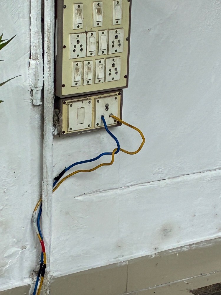インドっぽいコンセント