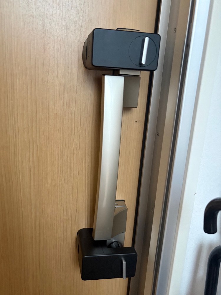 ドアロックと連動