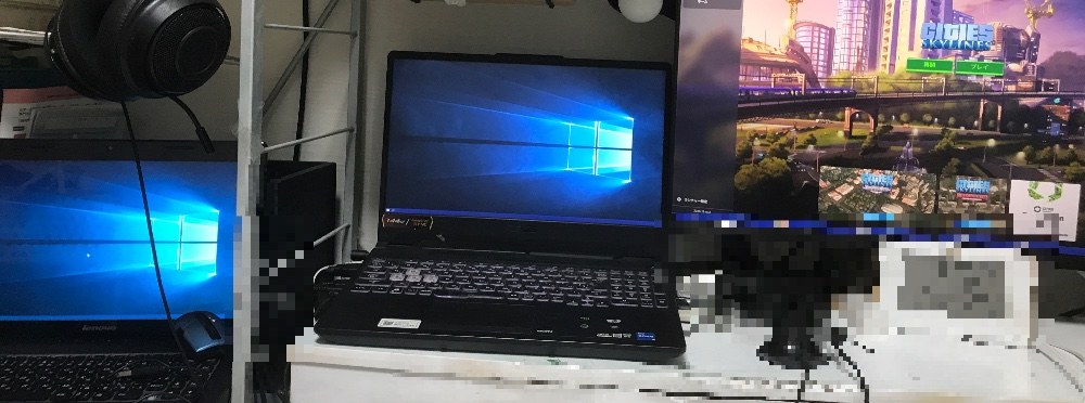 どうも。久しぶりです。最近のデスク環境