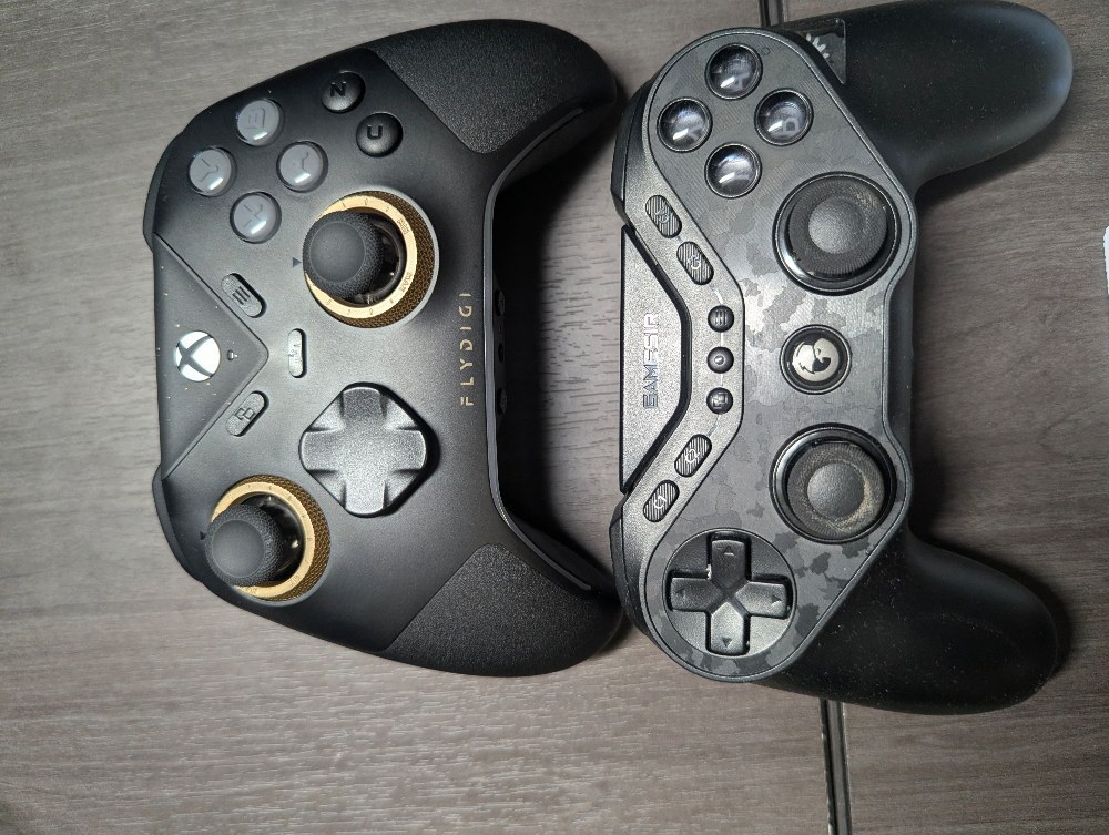 ゲーム用のコントローラー