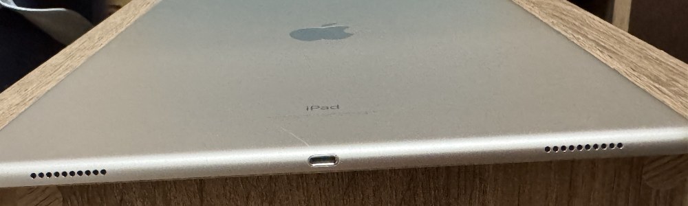 スピーカーはまさかの4つ　さすがiPadpro