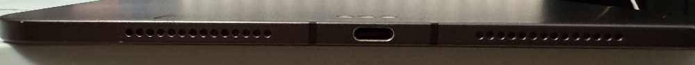 スピーカーは4つ