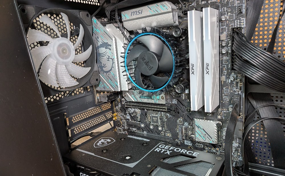 取り付けるPC