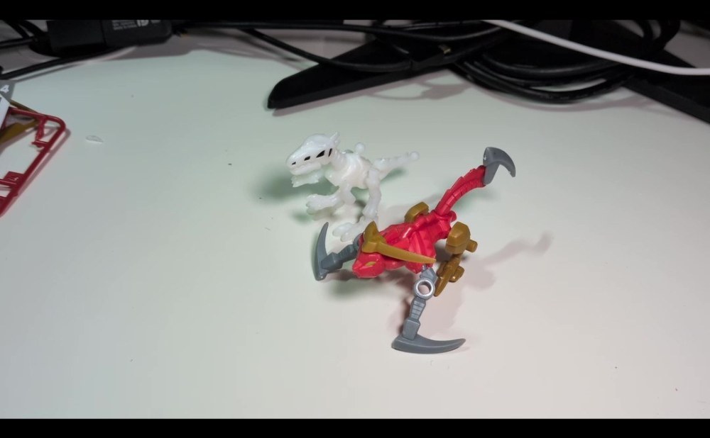 ドロマエオサウルスと鎌鼬鎧