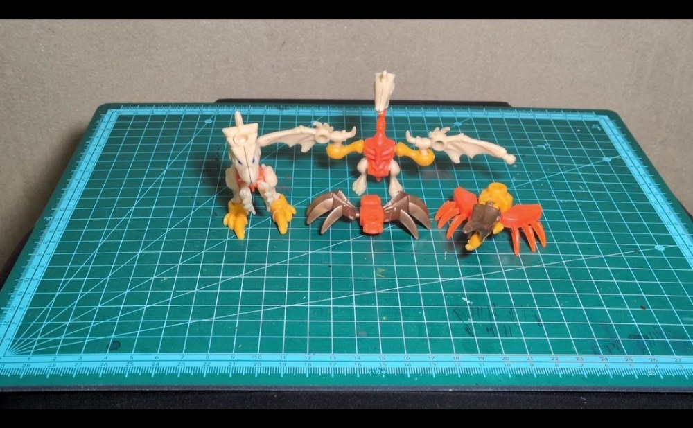 ケツァルコアトルスとデイノニクス