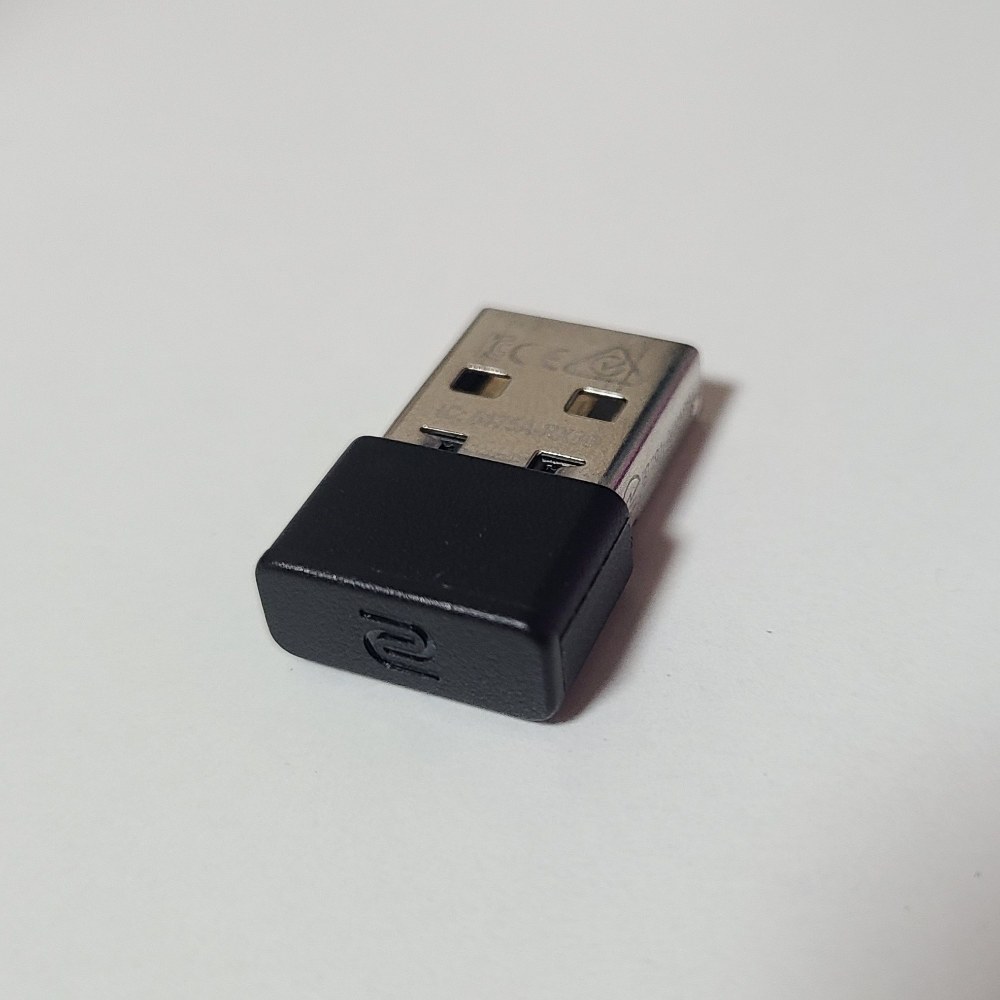 USBレシーバーも付属
