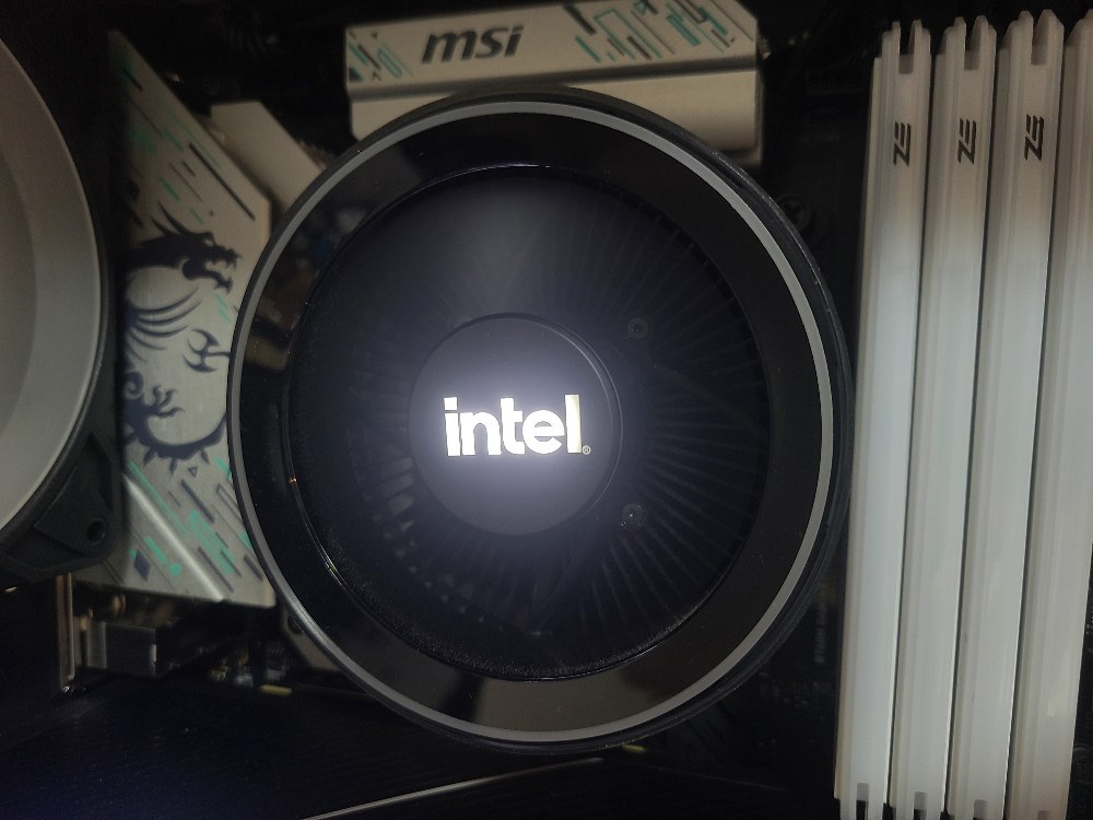 Intel Laminar RH2 レビュー写真7