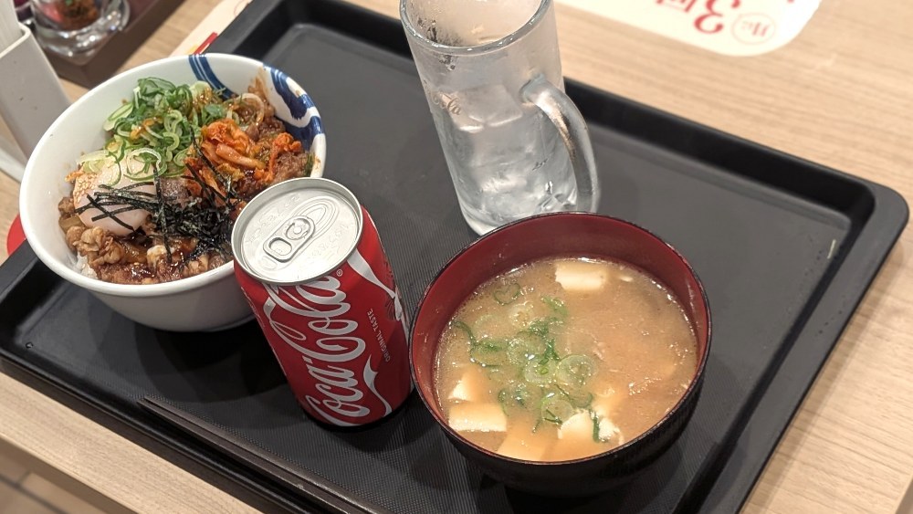 牛ビビン丼 大盛 豚汁セット & コーラ