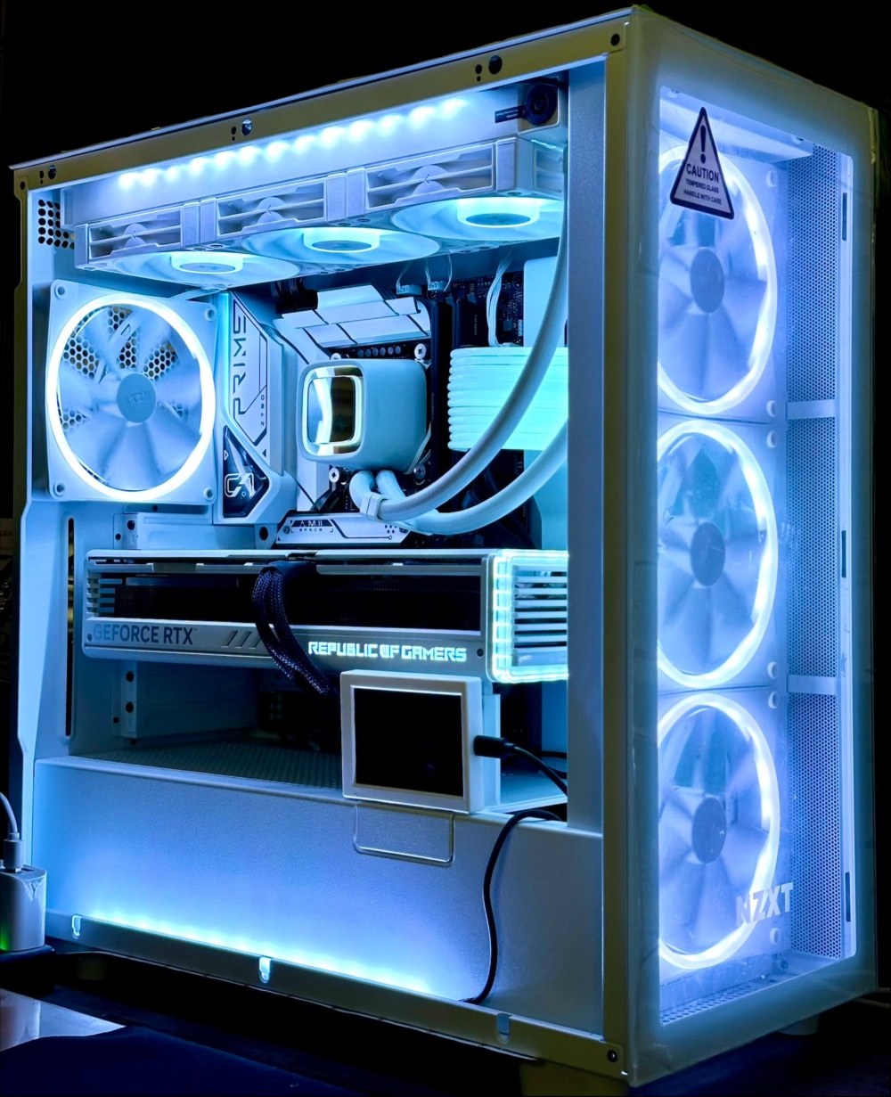 ホワイトパーツで白PCを自作!
