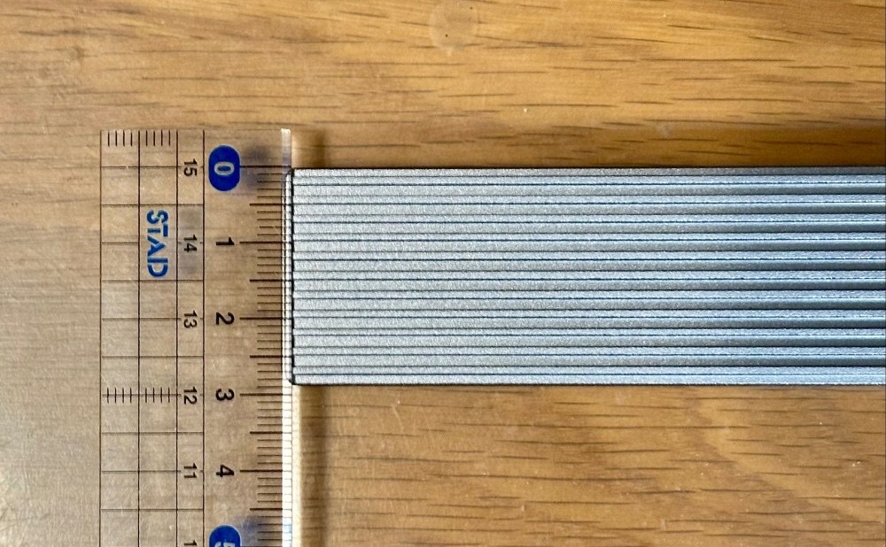 縦は約3cm