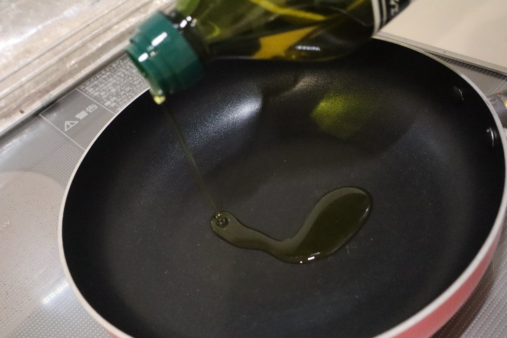 オリーブオイルを加熱